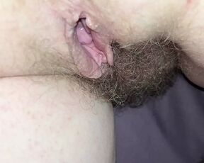 Pale fat babe got her tight hairy pussy fucked