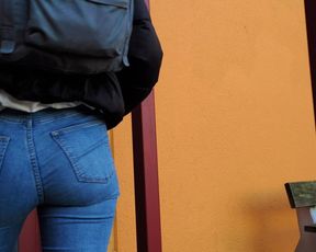 Hot candid Ass in tight Jeans