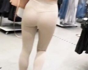 Sexy Asses In Tight Yoga Pants