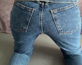 Doggystyle in Jeans Excites!