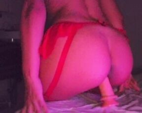 Delicious Big Ass Woman Playing on Webcam