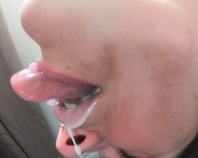 DEEPTHROAT - ORAL CREAMPIE!