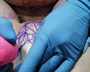 Getting pussy tattooed and fucked