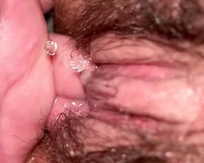 Hairy pussy squirting