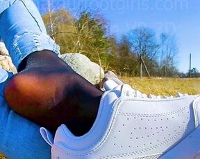 Shoeplay sneaker Girl slips out of her sweaty stinky Nylons