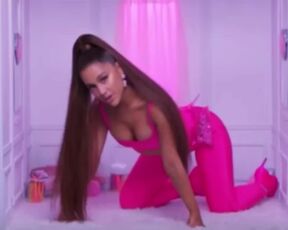 Ariana Grande Hot Momemts (Sound On)