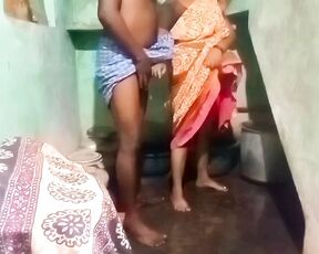 Priyanka aunty bathroom sex in home