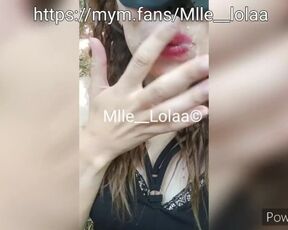 Mlle__lolaa - Je vide et j'avale le sperme d'un joggeur en forêt