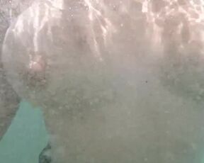 flashing and bouncing my boobs underwater in the ocean