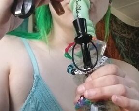 bong rip titty shake