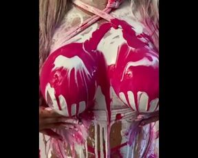 Karlitathek Curvy Body Paint