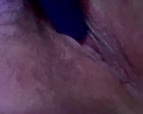 milf masturbates hairy bush