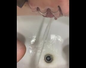 quick piss in my friends sink